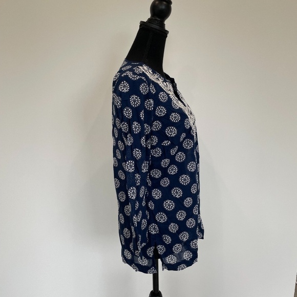 Talbots V-Neck Sheer 3/4 Sleeve Blue Top - Picture 3 of 7